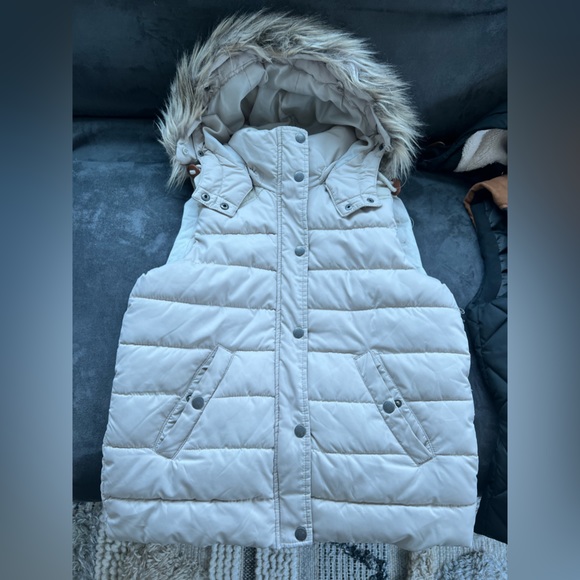 Two H&M vests - Picture 6 of 11